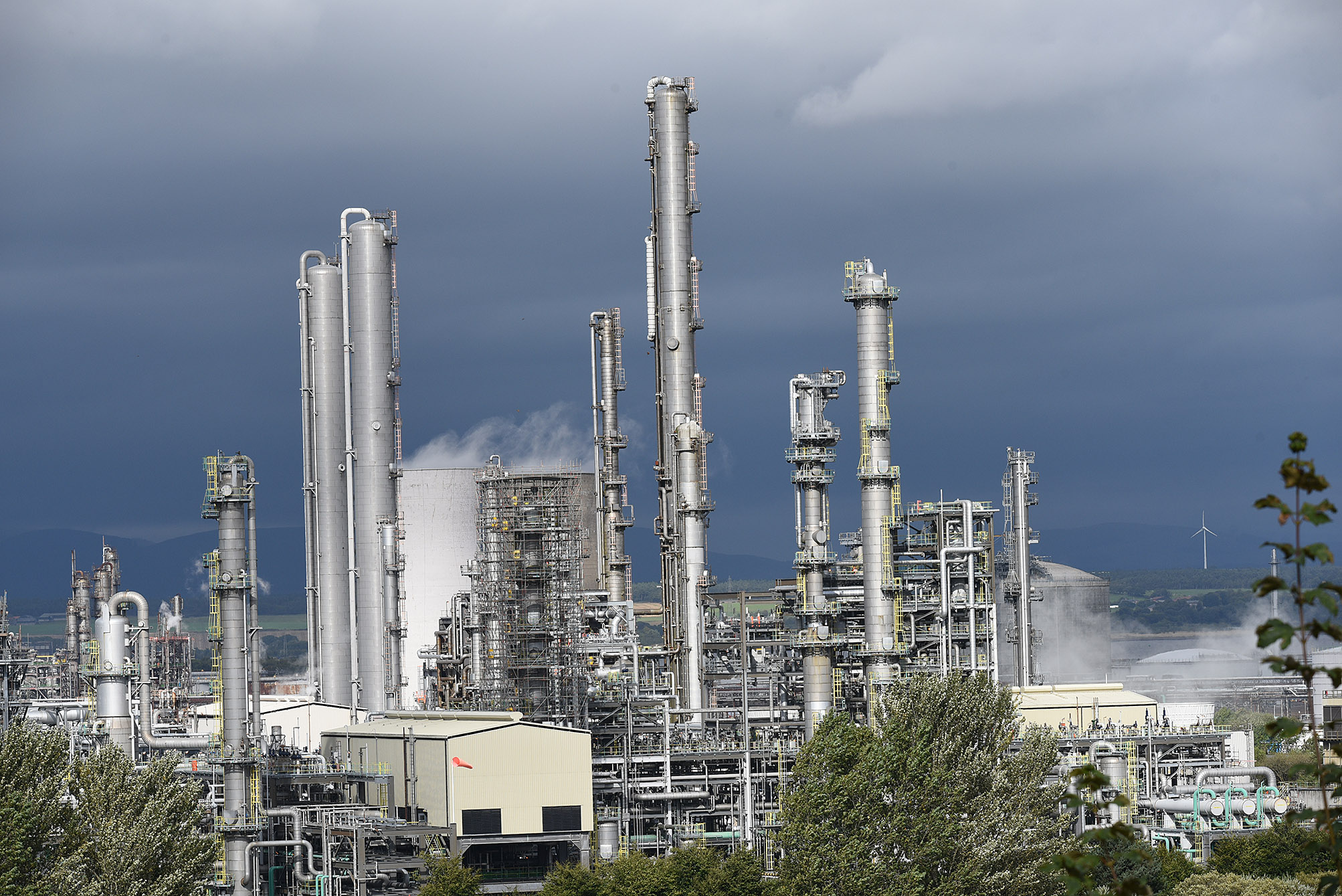 Grangemouth oil refinery is to close